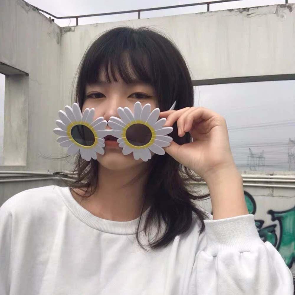 Party Supplies Sun Flower Shap - Vintage Fashion Photographers recension och pris