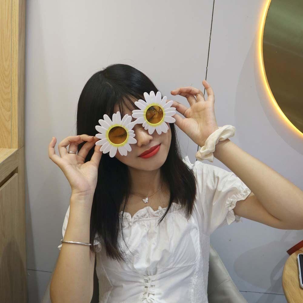 Party Supplies Sun Flower Shap - Vintage Fashion Photographers recension och pris