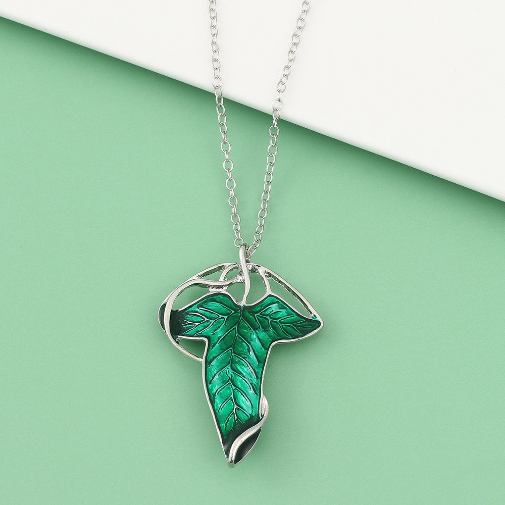 Vintage Green Leaf Pendant Nec - Vintage Fashion Model recension och pris
