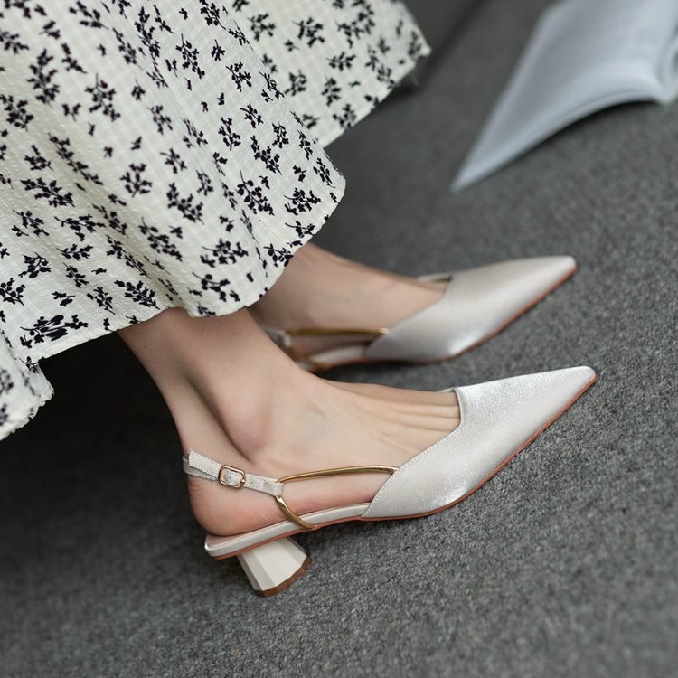 French Vintage Pointed-Toe San - Vintage And Modern Fashion recension och pris