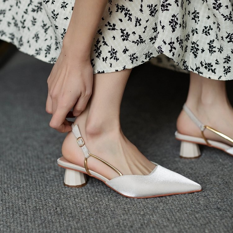 French Vintage Pointed-Toe San - Vintage And Modern Fashion recension och pris