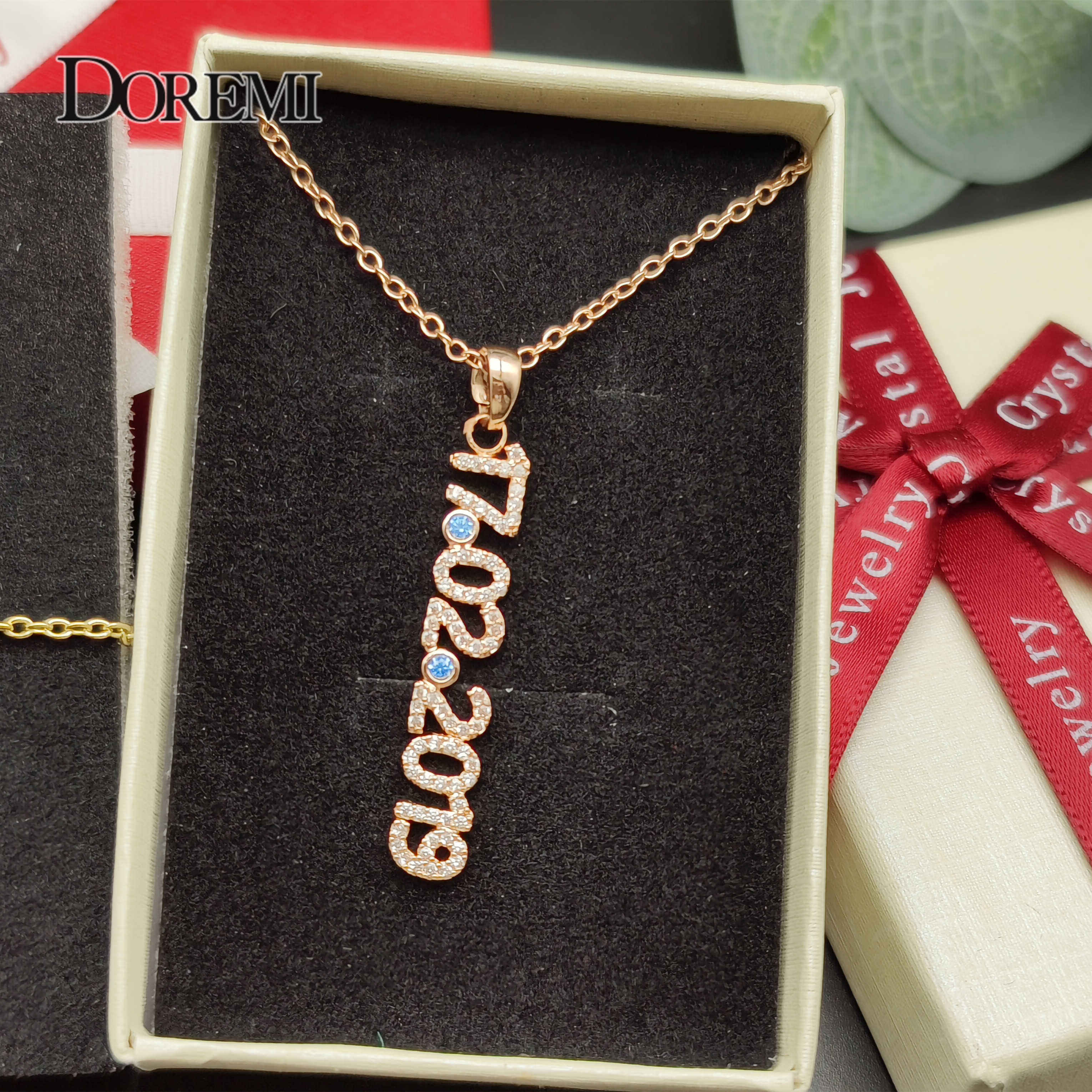 DOREMI New Crystal Name set Je - Vintage Fashion Names recension och pris