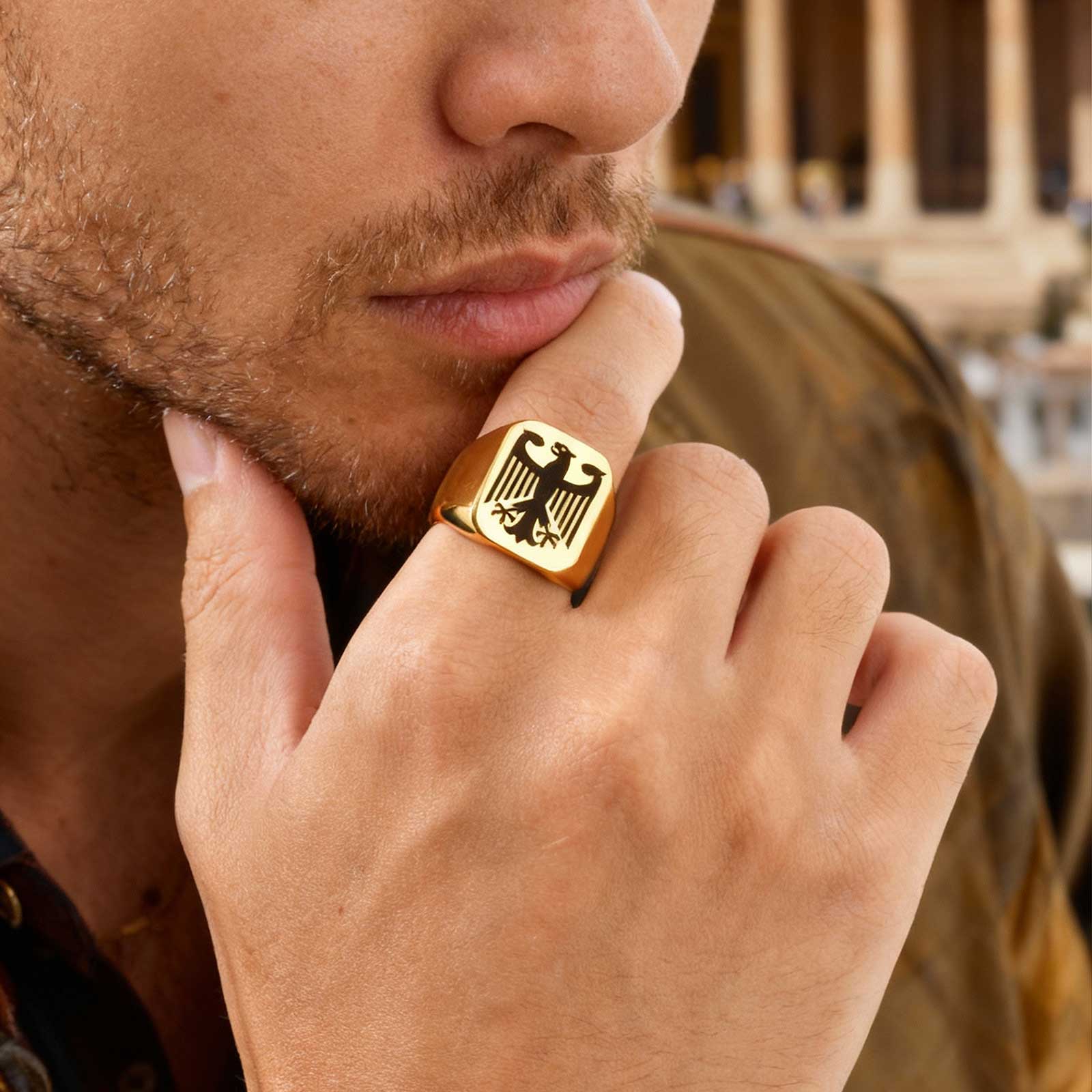 Custom Flying Hawk Eagle Ring  - Vintage Fashion Names recension och pris