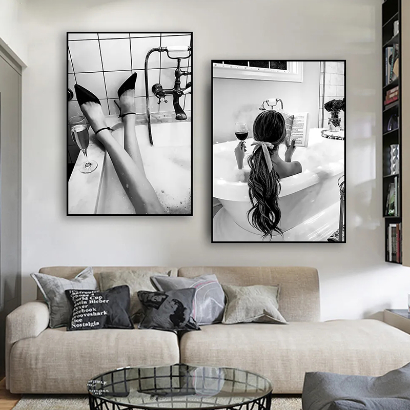 Black and White Woman Bathroom - Vintage Fashion Sketches recension och pris