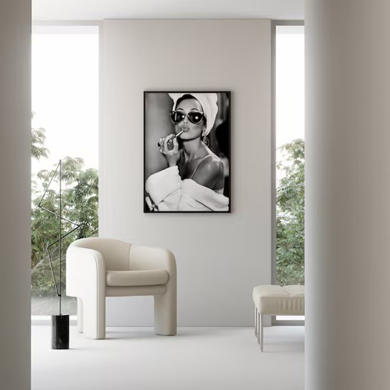 Audrey Hepburn Lipstick Canvas - Vintage Fashion Sketches recension och pris
