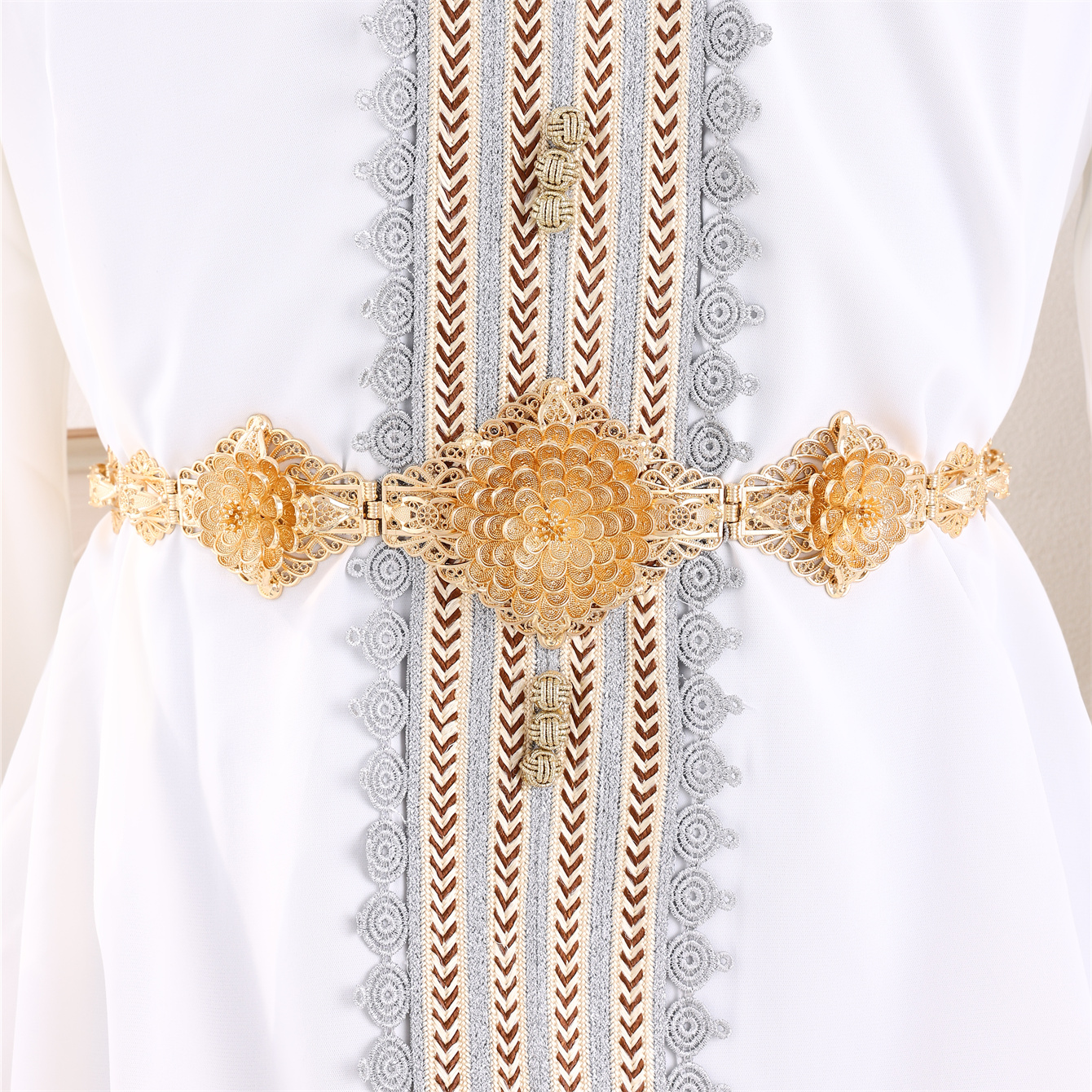 Retro Bride Carved Chatelaine  - French Vintage Fashion recension och pris